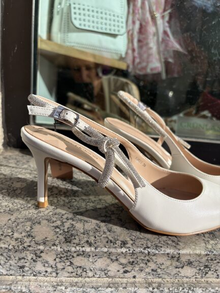 Slingbag Queen Helena bianca