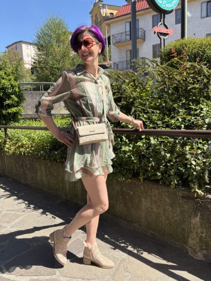 Vestito verde e marrone